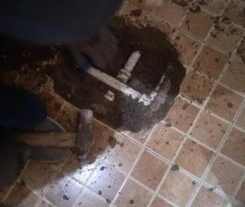 揭阳市卫生间漏水维修公司为您分享下卫生间渗水如何处理及注意事项